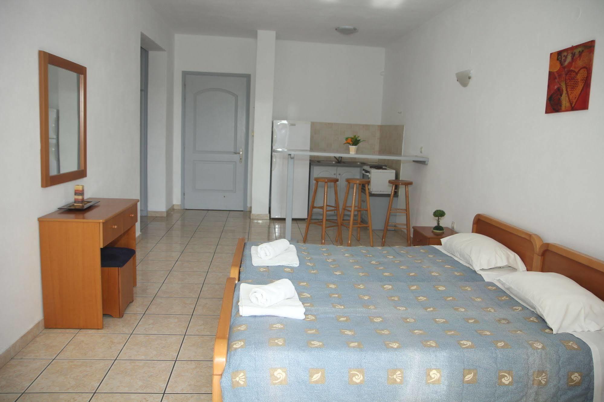 Paradiso Apartments Ýpsos Exterior foto